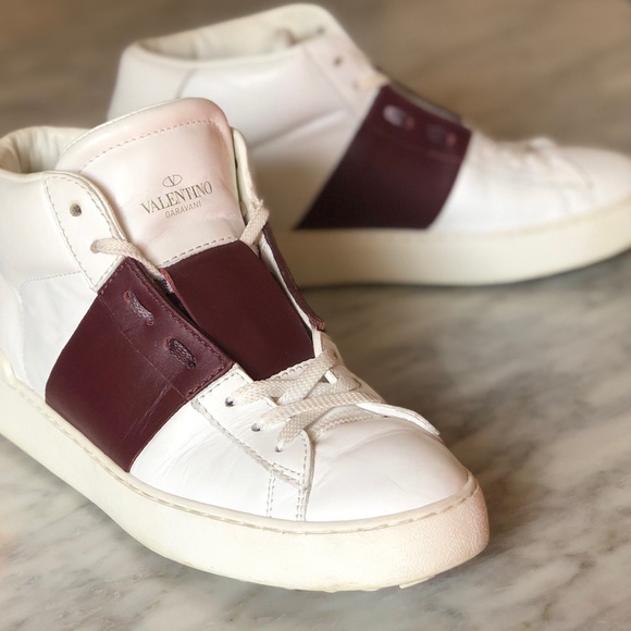 Valentino Garavani Hi Top Sneaker